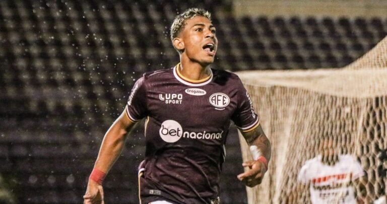 São Paulo acompanha situação de John Kennedy e pode fazer investida