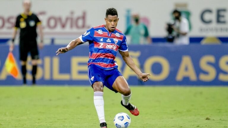 Cruzeiro negocia contratação de volante autor de dois gols contra em 12 jogos