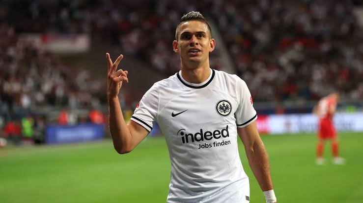 Frankfurt pede alto e Inter desiste de contratar Borré