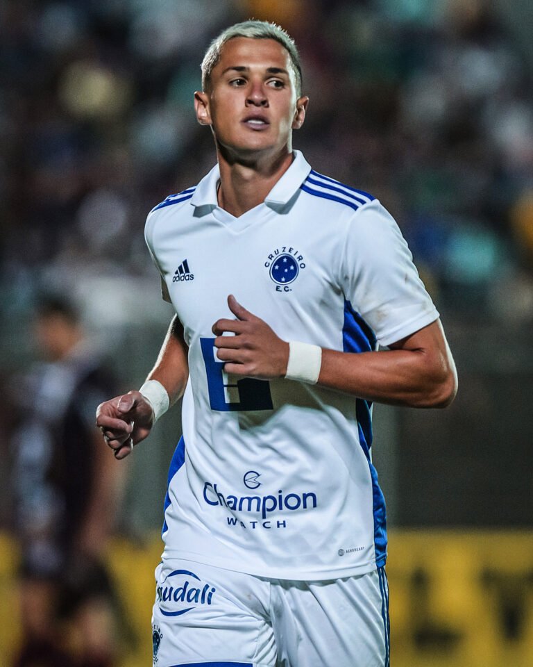Cruzeiro: Mateus Vital inicia transição física após lesão