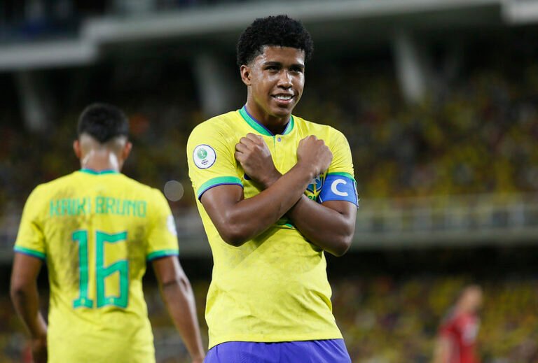 Palmeiras realiza contatos com o Chelsea pelo possível empréstimo de Andrey Santos
