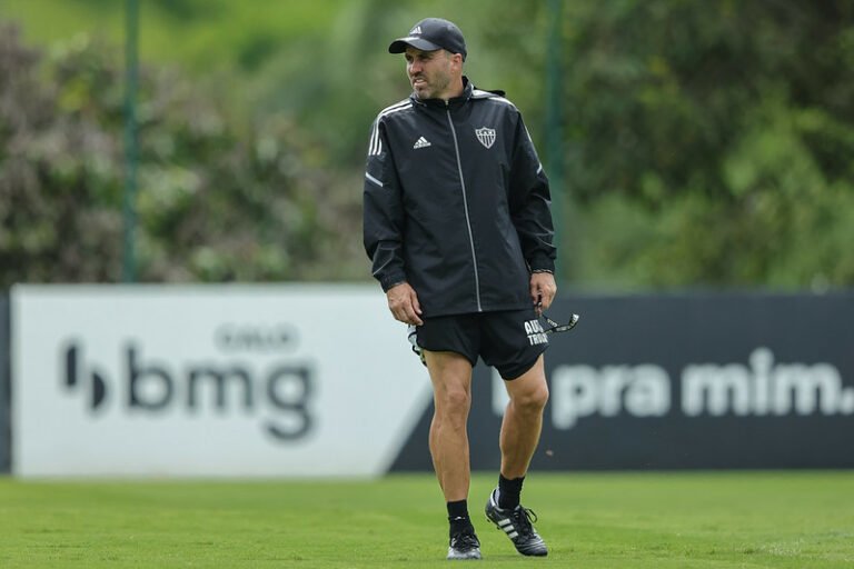 Com apenas dois jogos, Eduardo Coudet já utilizou 80% do elenco do Atlético-MG