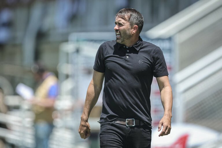 Com vitória, Coudet quebra tabu de 20 anos no comando do Atlético-MG