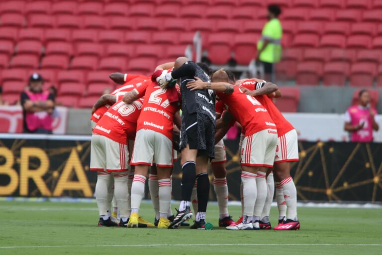 Internacional quer anunciar cinco reforços antes da Libertadores