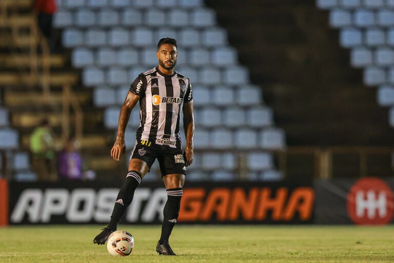Sem espaço no elenco titular, Nathan Silva pode ser negociado pelo Atlético-MG