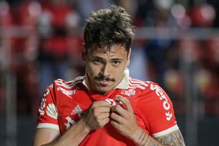 Maurício, do Internacional, é oferecido ao Flamengo