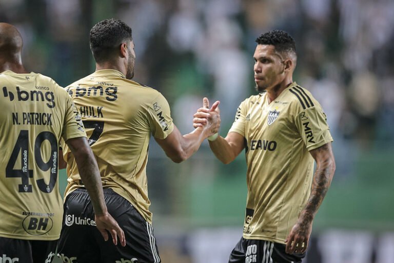 Após vitória, Coudet, Paulinho e Hulk projetam clássico contra o Cruzeiro