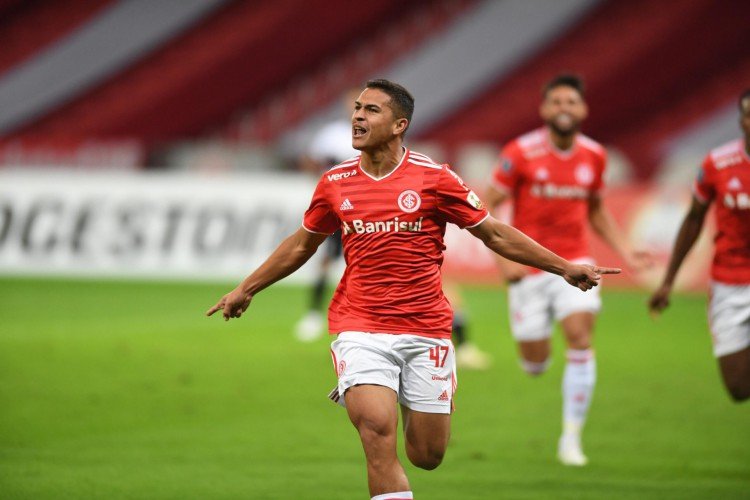 Internacional negocia Caio Vidal para o Ludogorets