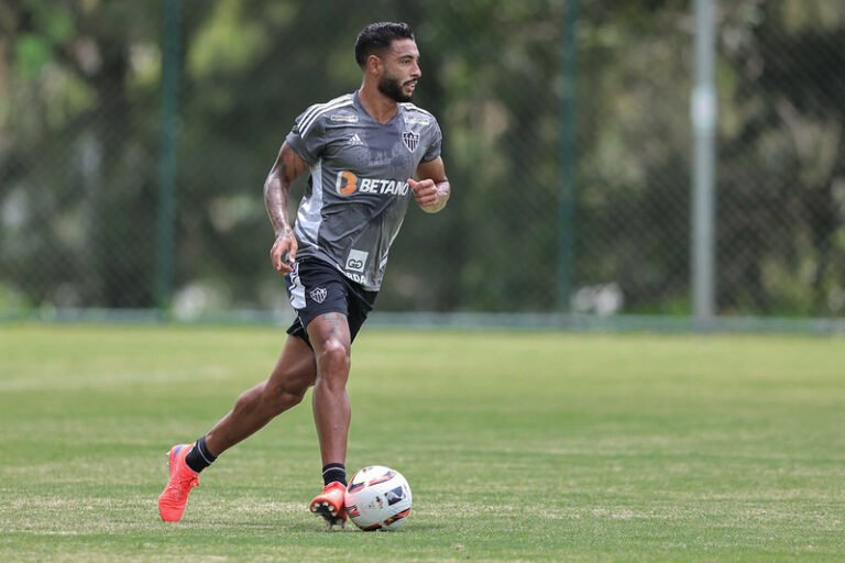 Assessoria do Atlético-MG desmente saída de Nathan Silva: “É fake news”