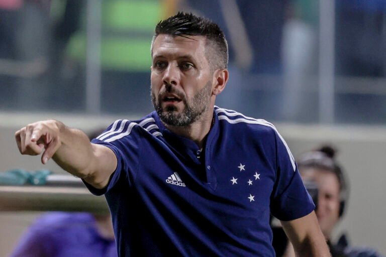 “Vai ser a equipe mais forte da liga”, diz Pezzolano sobre futuro do Cruzeiro