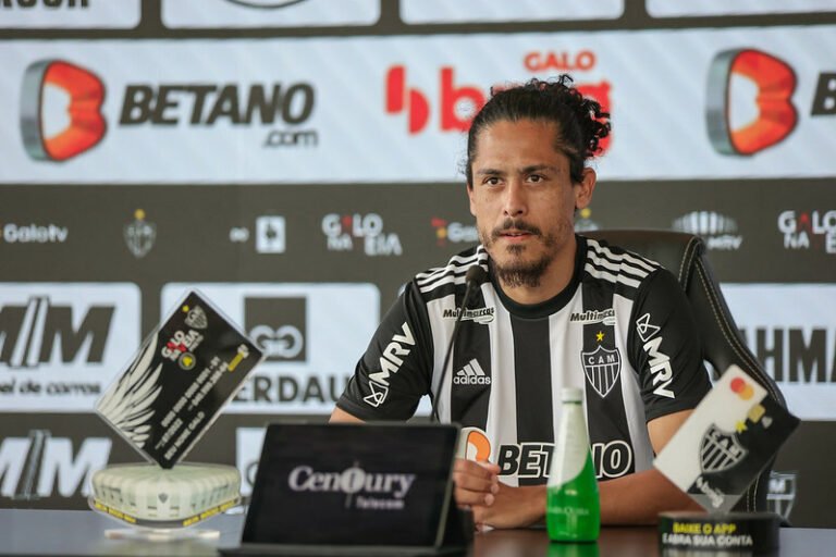 Maurício Lemos comenta sua situação física, conversa com Coudet e elogia torcida do Galo