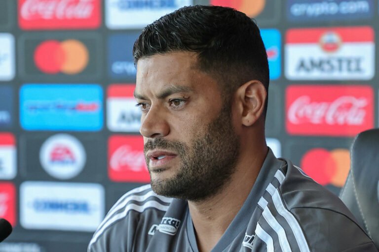 Hulk comenta feito histórico e ‘disputa’ com Messi, e relembra parceria com Diego Costa