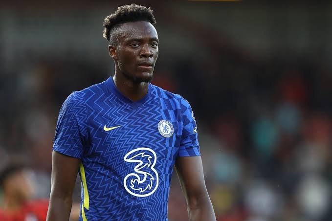Manchester United estuda oferta por destaque da Roma