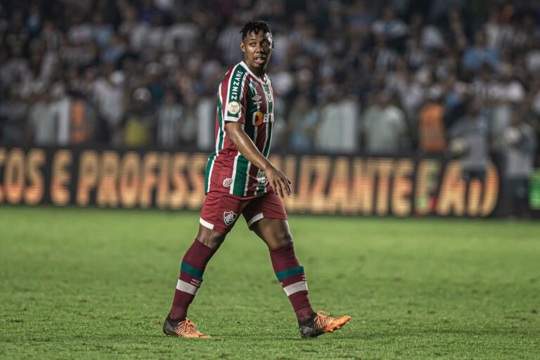 Portal revela débitos do Fluminense com o volante Wellington; saiba detalhes
