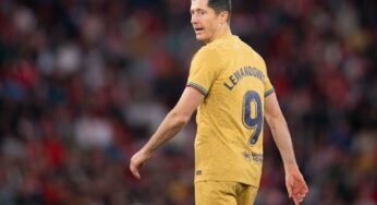 Lewandowski sofre lesão muscular e desfalca Barcelona contra Real Madrid