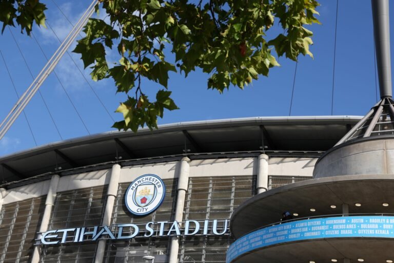 Clubes da Premier League querem expulsão de Manchester City