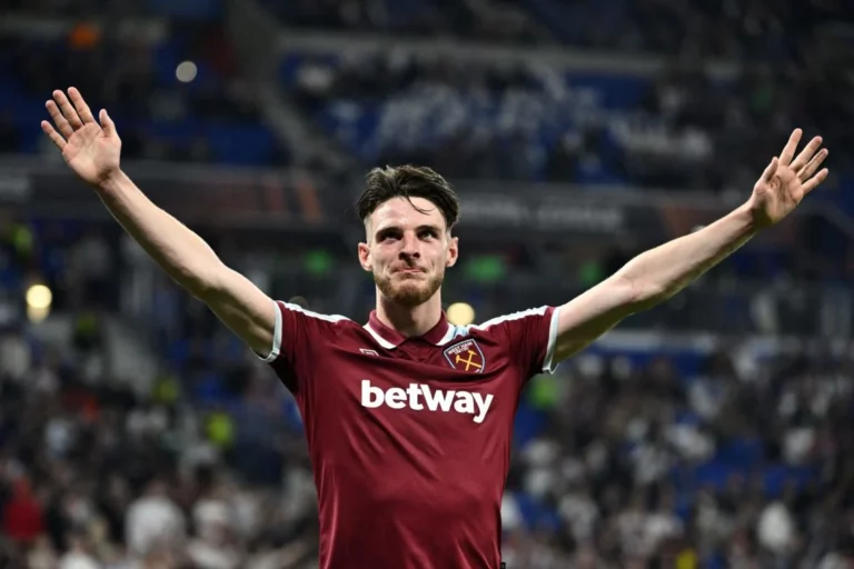 Manchester United teve proposta recusada por Declan Rice