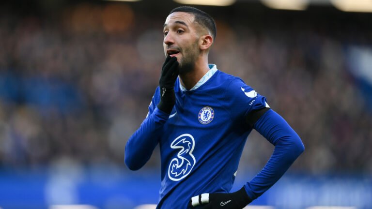 Após imbróglio na transferência de Zyech, PSG descarta negociações futuras com o Chelsea