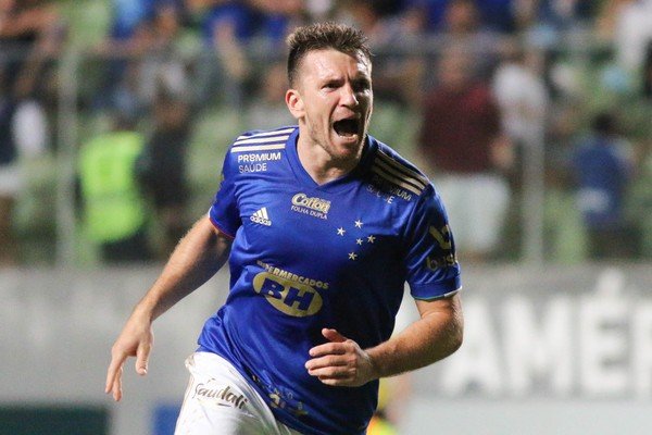 Cruzeiro arrecada R$ 3 milhões com venda de Brock