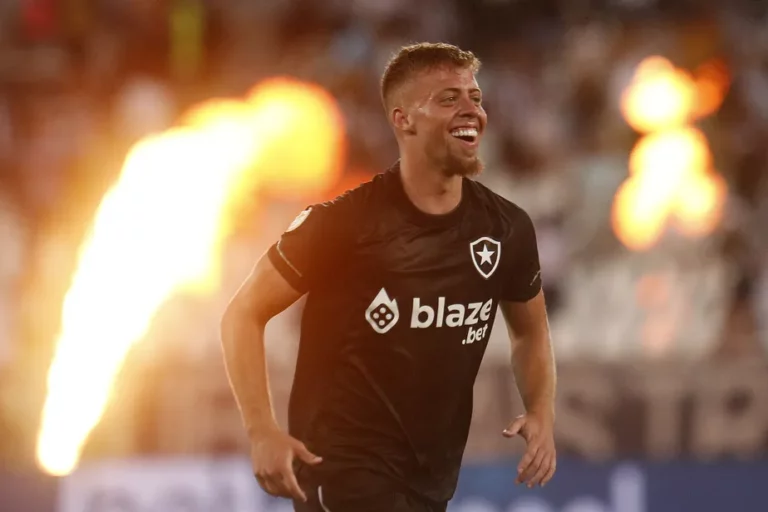 Lucas Fernandes pode voltar a atuar pelo Botafogo ainda em fevereiro