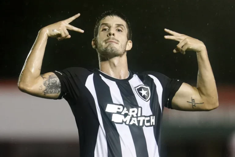 Botafogo não tem pressa para definição do futuro de Lucas Piazon; entenda