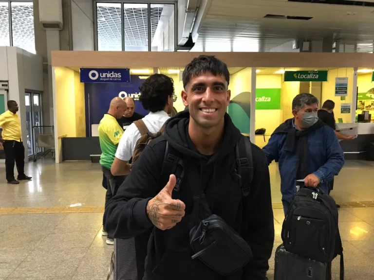 Leonel Di Plácido chega ao Rio de Janeiro para assinar com Botafogo e exalta o clube