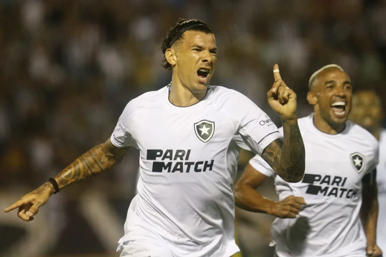 Botafogo pode ter importante desfalque contra o Flamengo