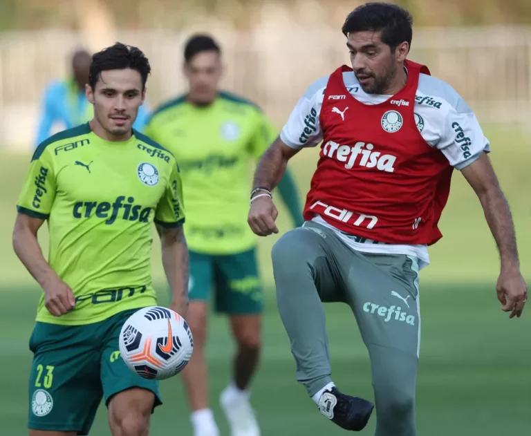 “Melhor 10 que já treinei”, diz Abel Ferreira, elogiando Raphael Veiga