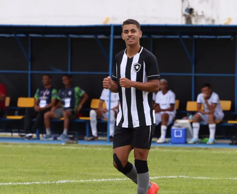 Botafogo conclui a compra de destaque da Copinha em 2023