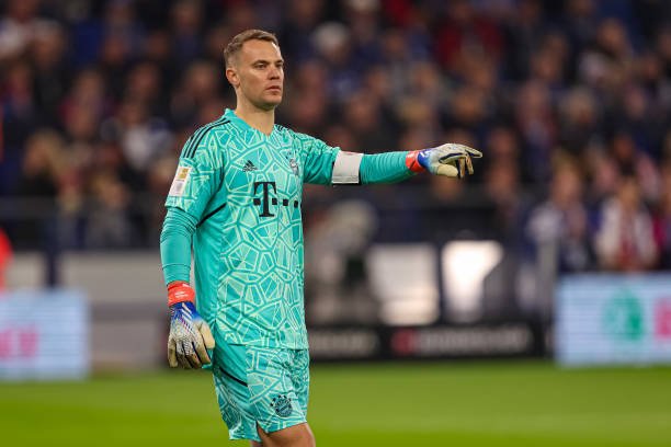 Neuer poderá ser multado pelo Bayern após criticar demissão feita pela diretoria