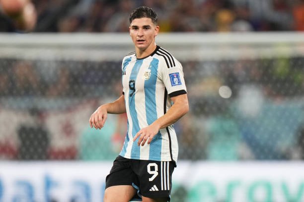 Barcelona monitora situação de atacante argentino no Manchester City