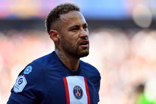 Chelsea quer Neymar, mas salário astronômico pode complicar saída do PSG, diz jornalista
