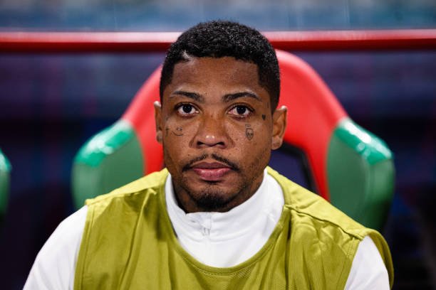 Considerado negociável pelo Flamengo, Marinho quer buscar espaço com Vítor Pereira