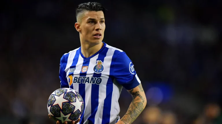 Braz nega interesse em Fabricio Díaz, mas confirma negociação com Uribe