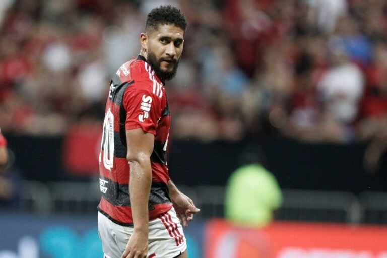 Flamengo comunica lesão do zagueiro Pablo