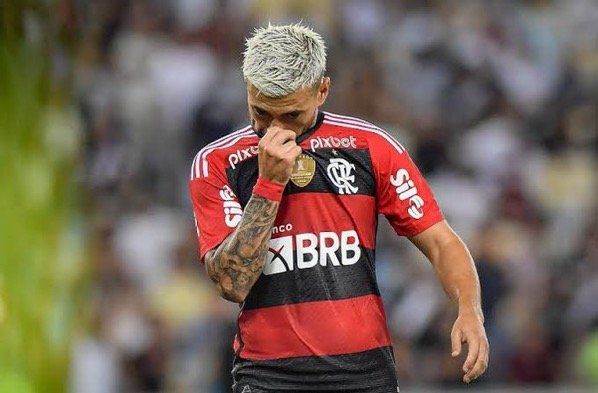 Arrascaeta será desfalque contra o Fluminense no primeiro jogo da decisão do Carioca