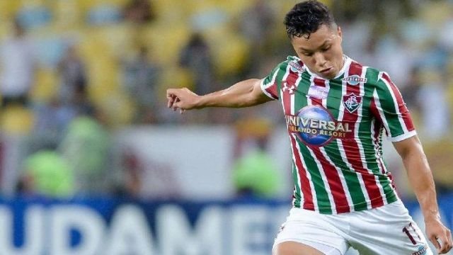 A caminho do Cruzeiro, Marlon se despede de clube turco