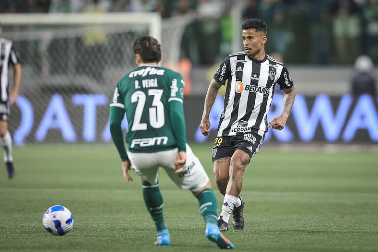Palmeiras sinaliza proposta de € 11 milhões por Allan; Portal descarta saída do jogador