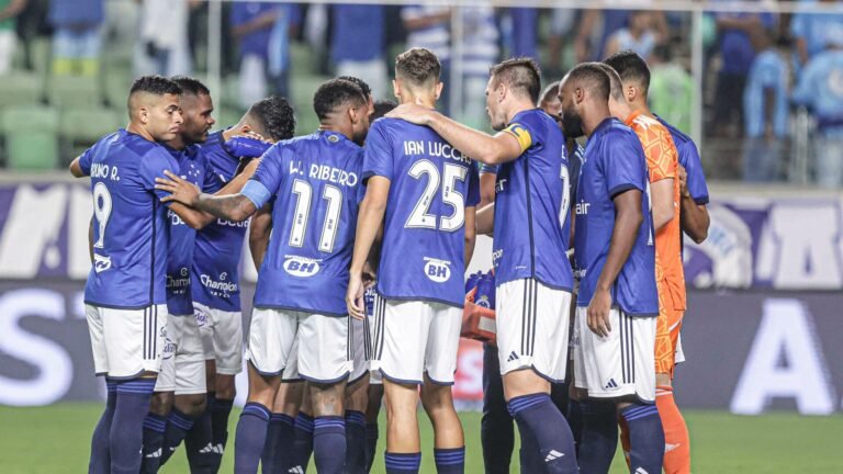 Após derrota para o América-MG, clima esquenta no vestiário do Cruzeiro e precisa ter intervenção