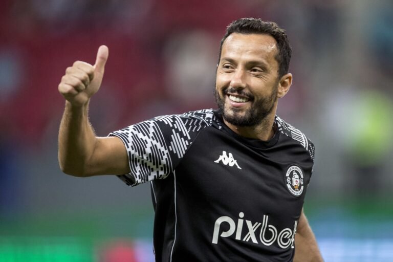 De saída do Vasco, Nenê recebe consultas de equipes da Série B