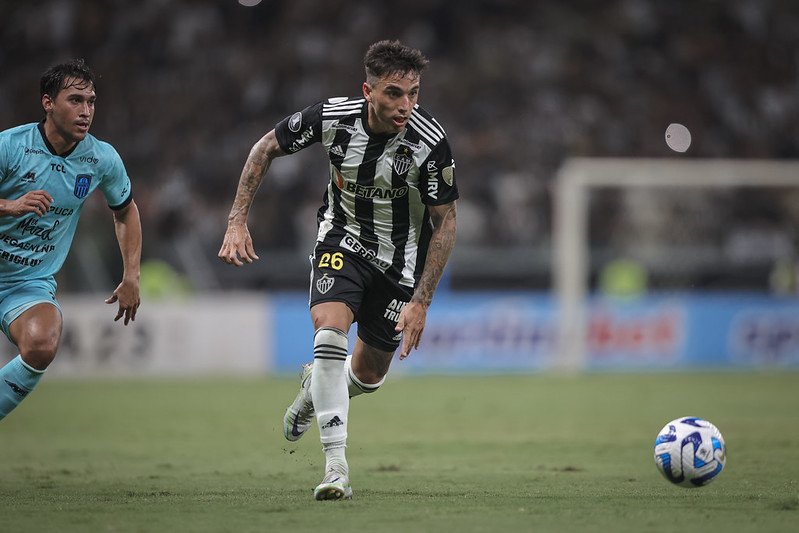 Saravia exalta torcida do Atlético-MG em sua estreia na Libertadores pelo clube