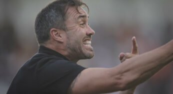 Eduardo Coudet critica atuação da arbitragem e comenta invencibilidade derrubada pelo Athletic