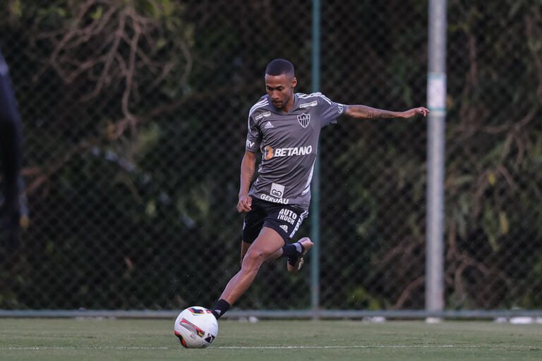 Perto de sair do Atlético-MG, Ademir é alvo de cinco clubes e já tem propostas na mesa