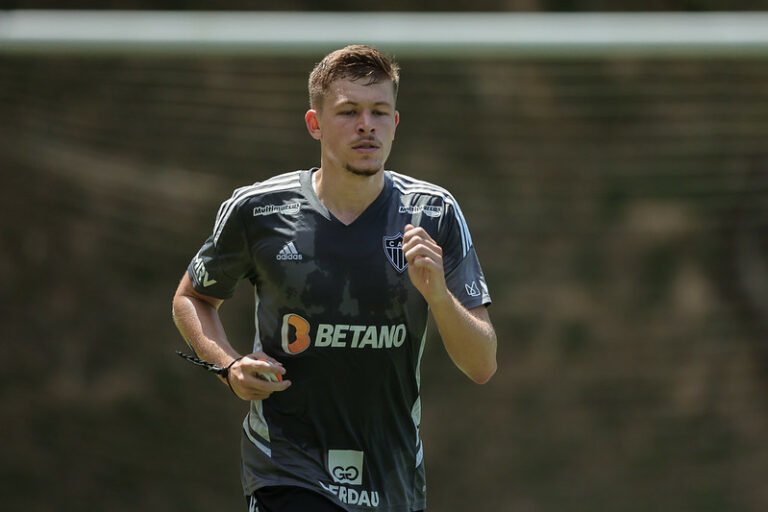 Rodrigo Lasmar atualiza situação de jogadores lesionados do Atlético-MG