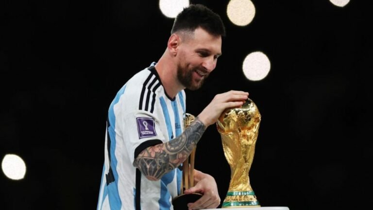 Lionel Messi aceita redução salarial para retornar ao Barcelona, diz jornalista