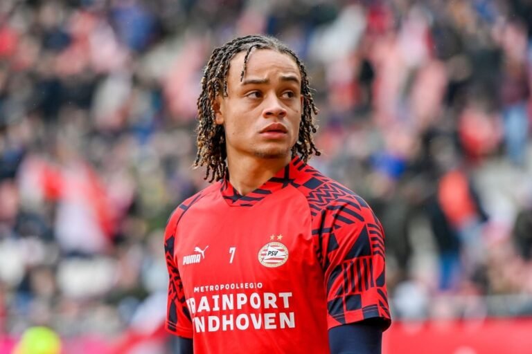 Destaque do futebol holandês pode retornar ao PSG