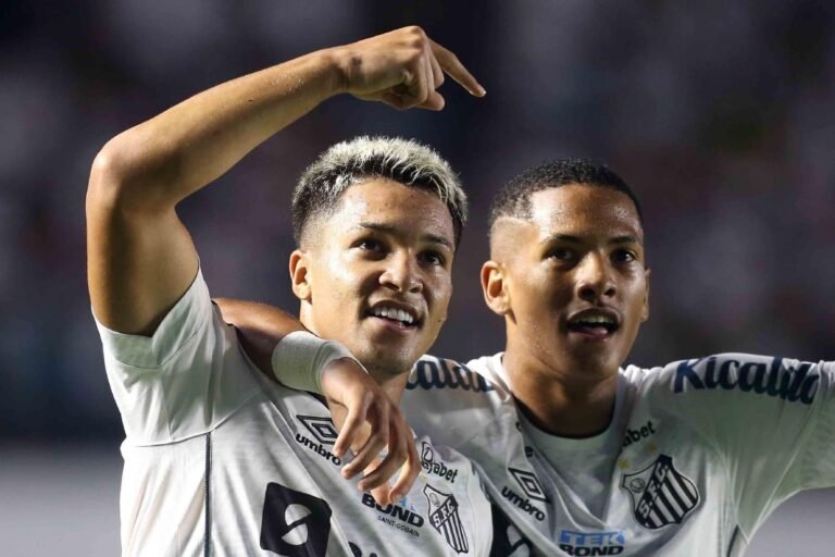 Santos busca interessados na Europa para vender Ângelo e Marcos Leonardo