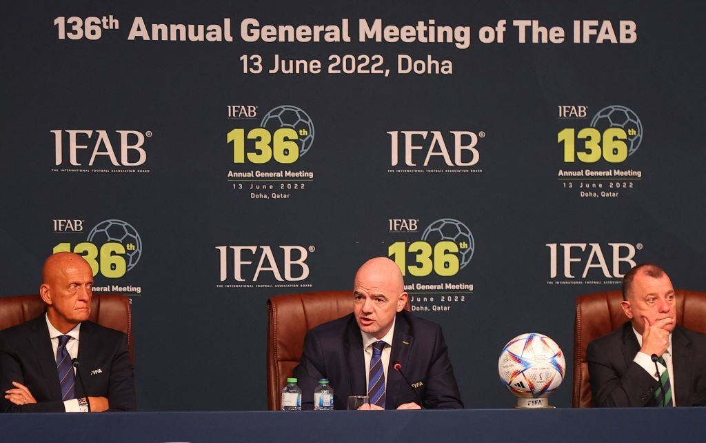 IFAB propõe discussão para alterar regras do futebol mundial