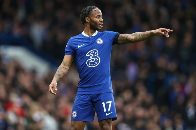 Sterling rejeita interesse do Arsenal e quer permanecer no Chelsea