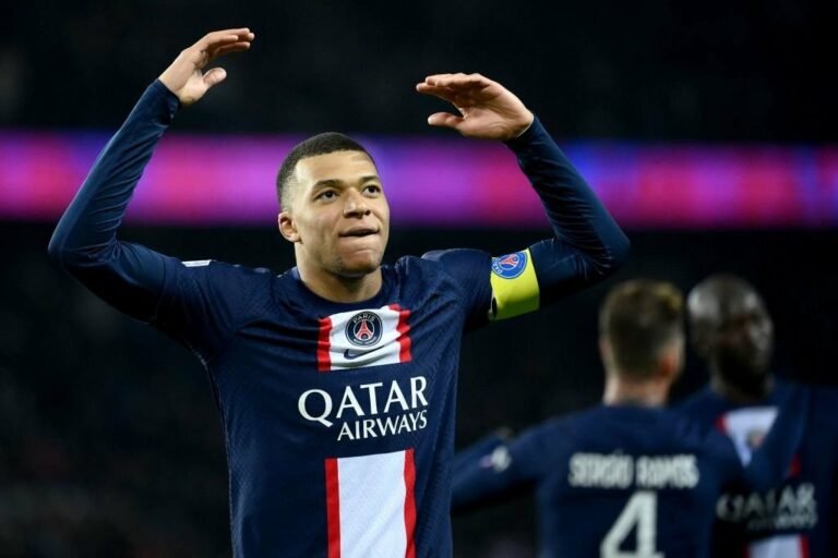 Após eliminação na Champions, PSG planeja formar ‘espinha dorsal’ liderada por Mbappé